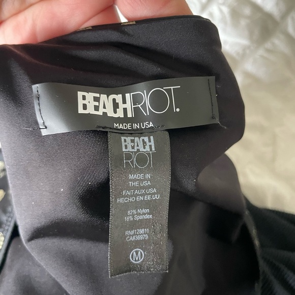 Beach Riot Carlie leopard for one shoulder wrap swimsuit - Picture 10 of 11